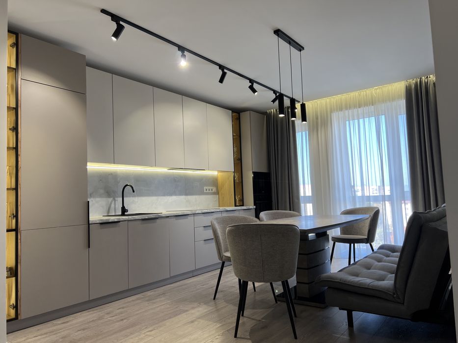 Продається красива 2 кімнатна West Towers