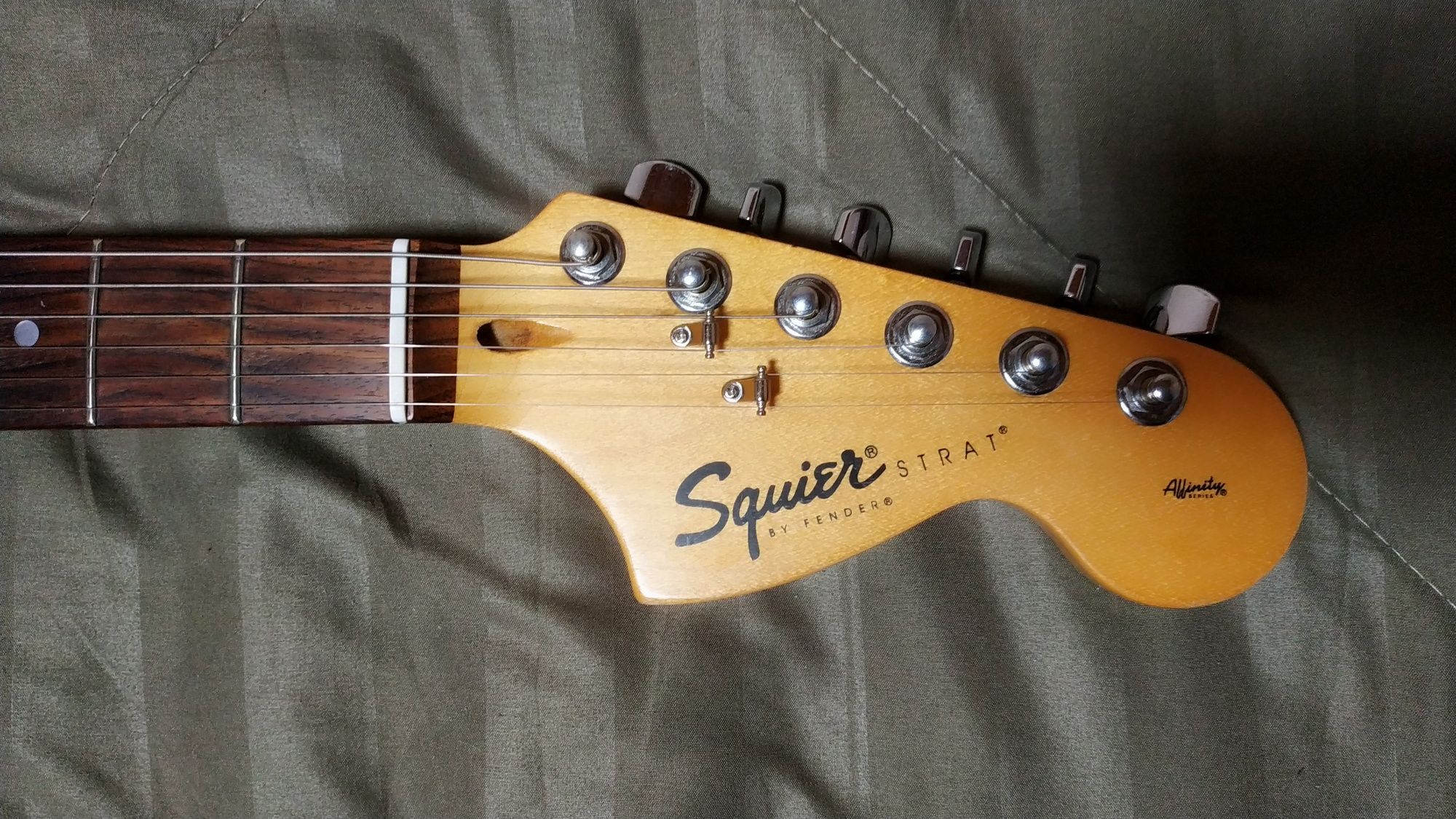 Squier by Fender Affinity Strat 2000