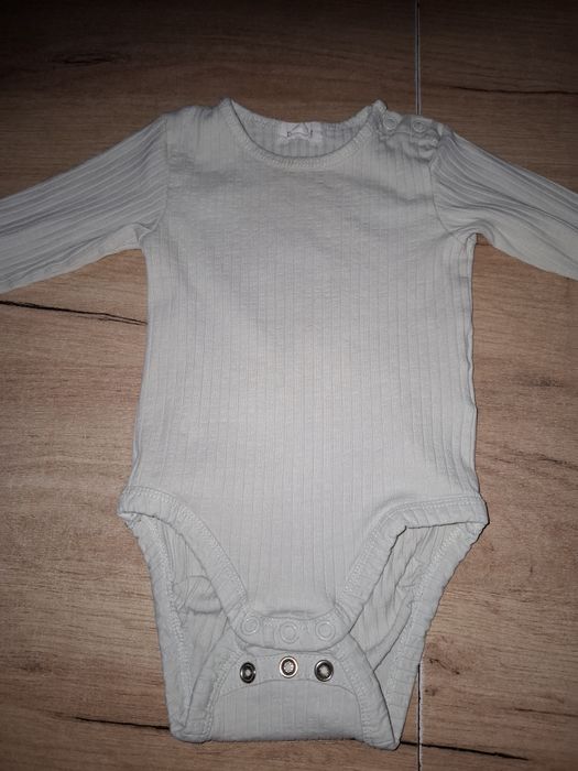 Prazkowane Pistacjowe body Newbie 74cm