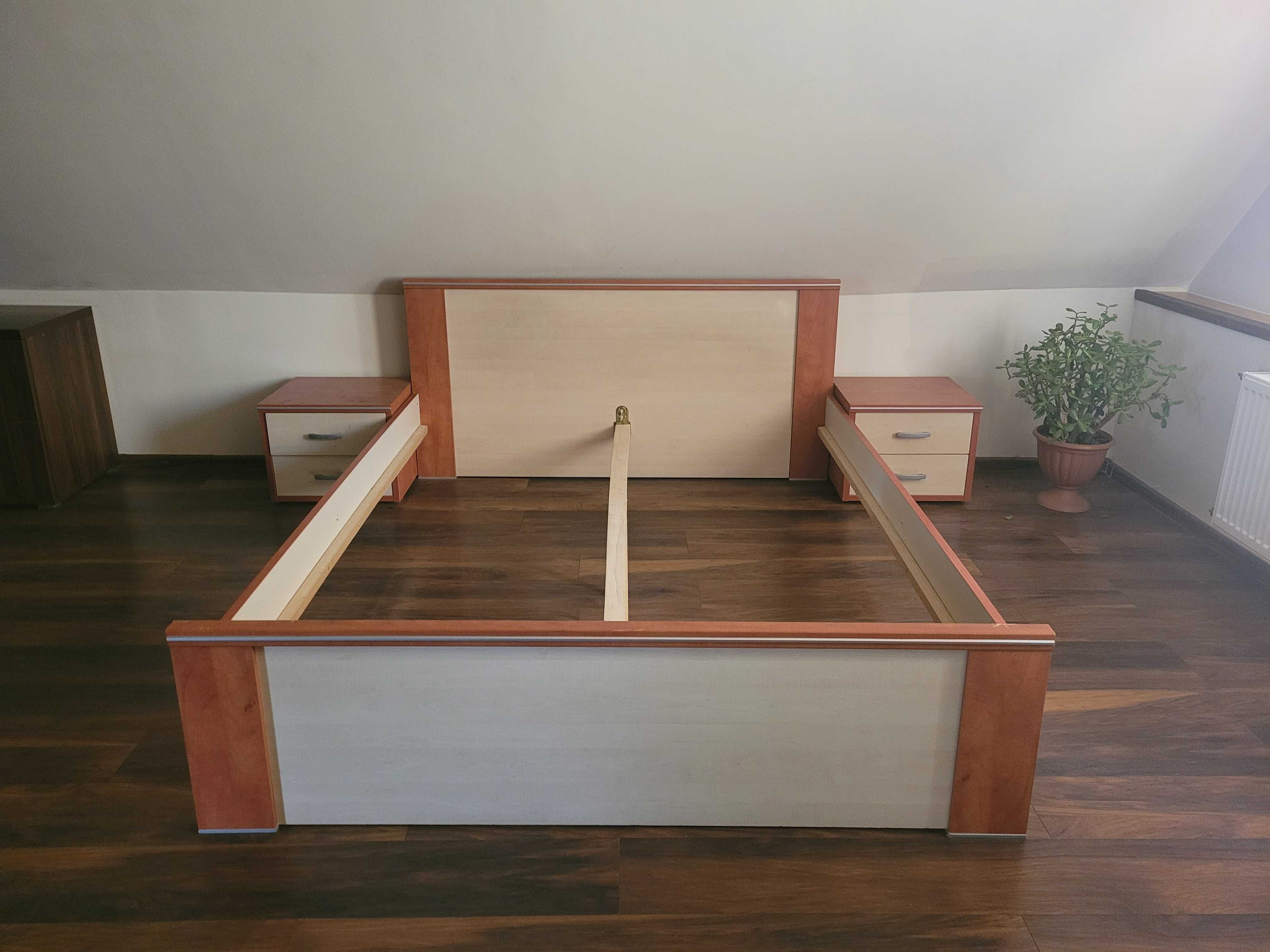 Łóżko ze stelażem 160x200 plus 2 szafki nocne