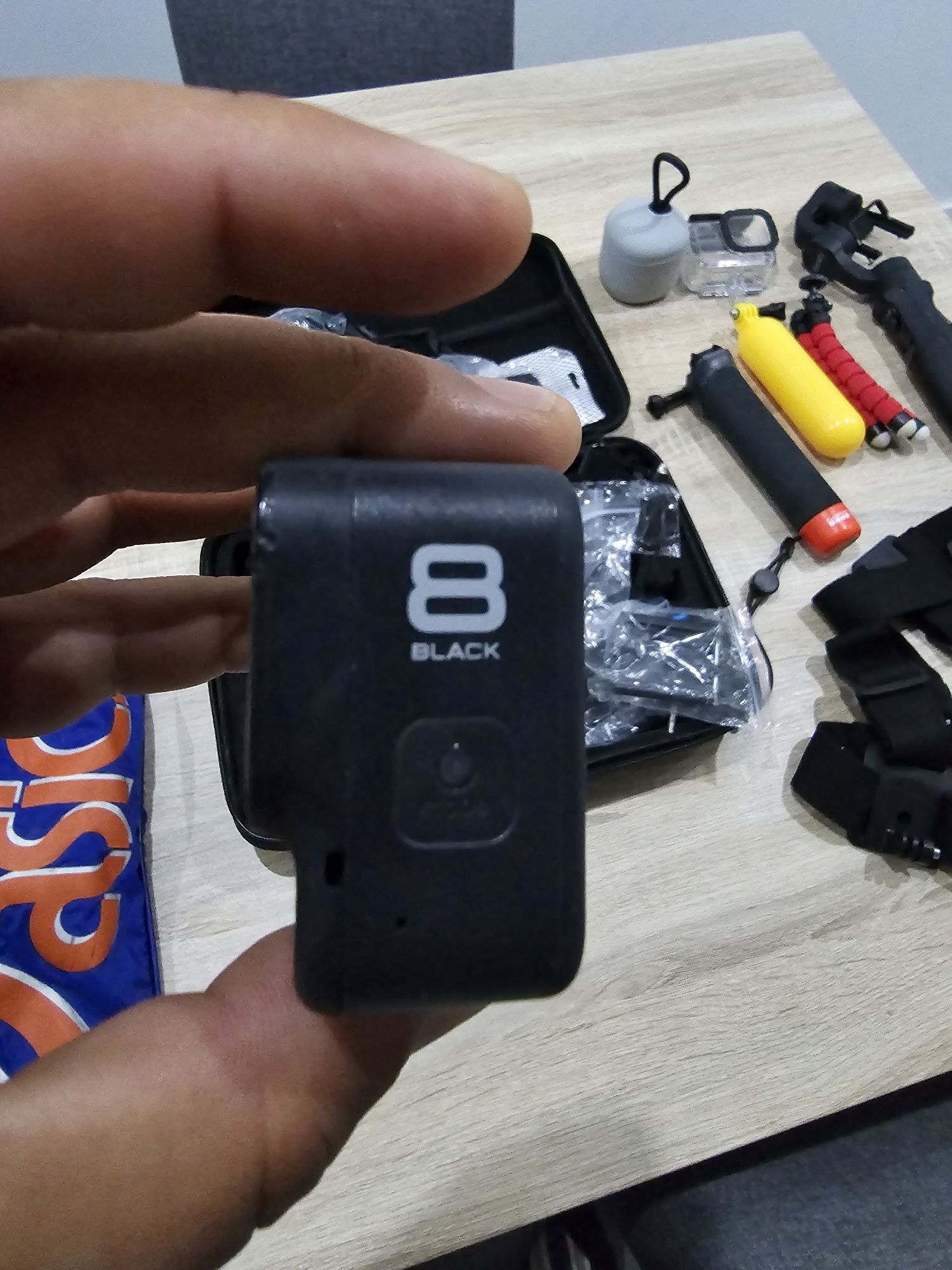 Vendo go pro 8 com muitos acessórios