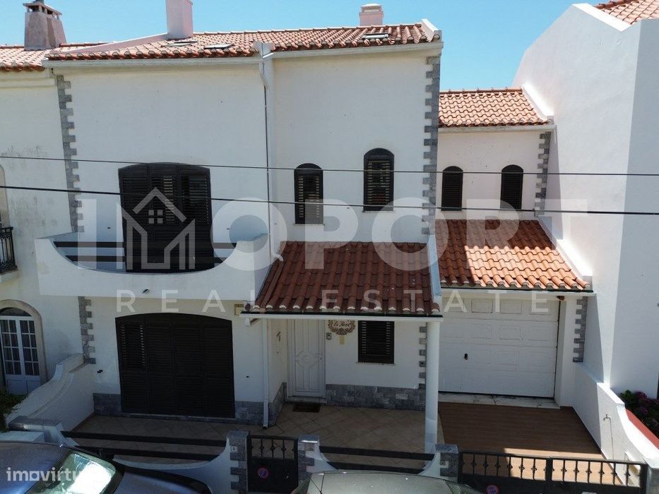 Moradia em banda T5 - Sines - 500 metros da praia