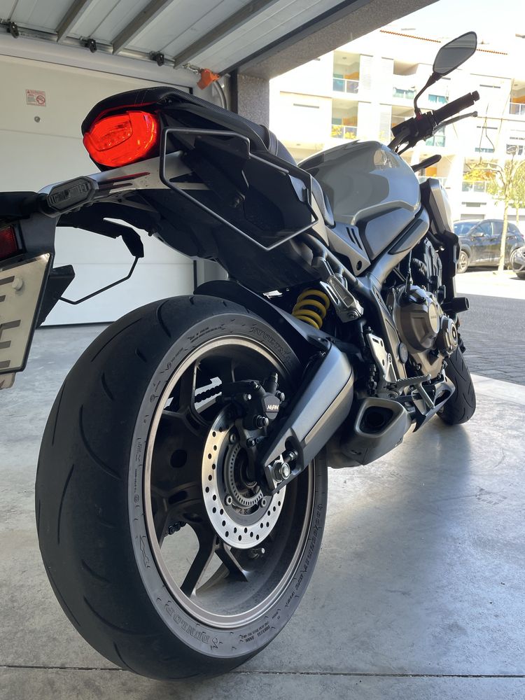 Honda CB650R cafe racer full power pearl grey