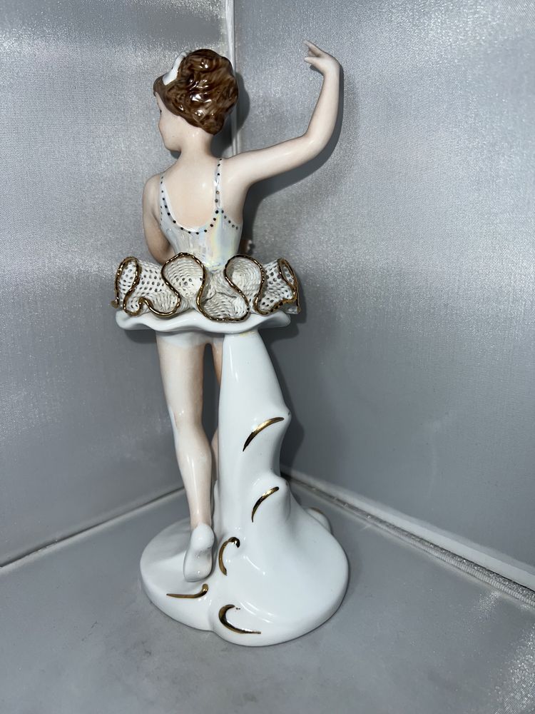 Figurka porcelanowa rumunia romania balerina ażurowa