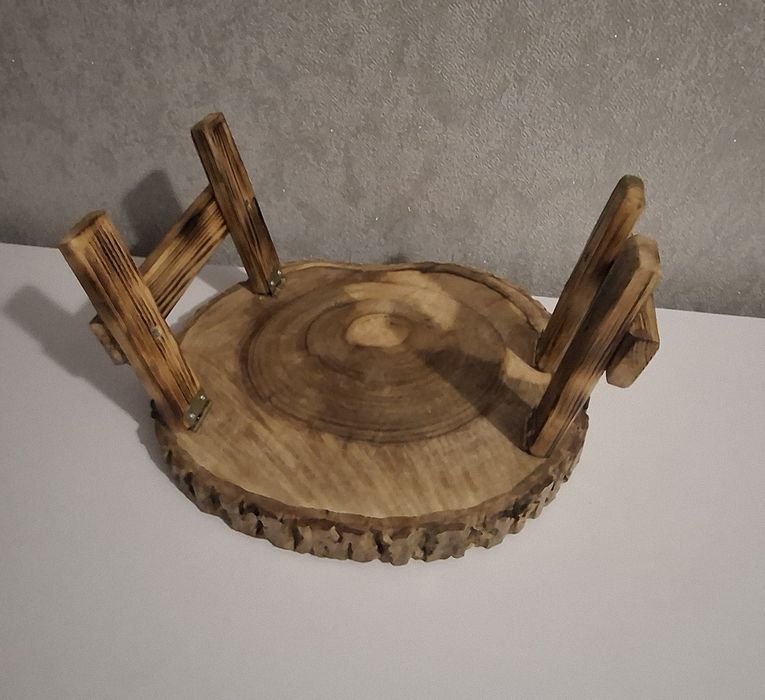 Винний Столик .стіл з ніжками