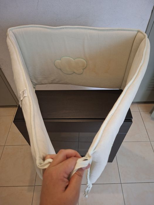 Protecção lateral para berço