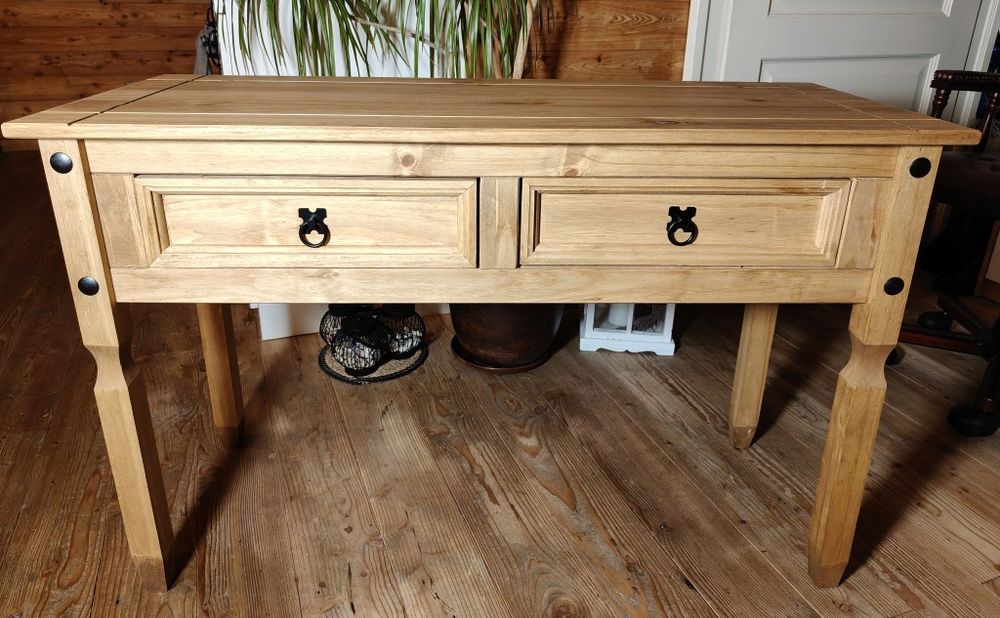 Nowy stolik konsolowy Corona, 115x46x73 cm, lite drewno sosnowe
Wymiar