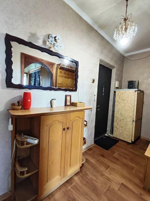 Продам 1-кімнатну квартиру, поруч метро Наукова