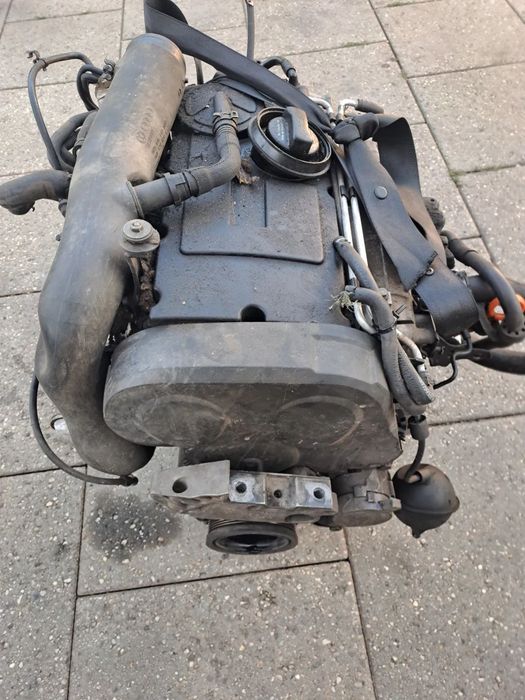 Audi Seat Skoda Volkswagen 2.0 TDi silnik kompletny kod BKD CFHC CLCB