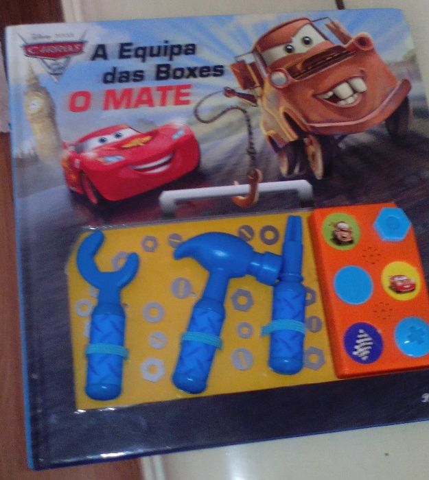 Brinquedos de criança + livros (infantis/juvenis)