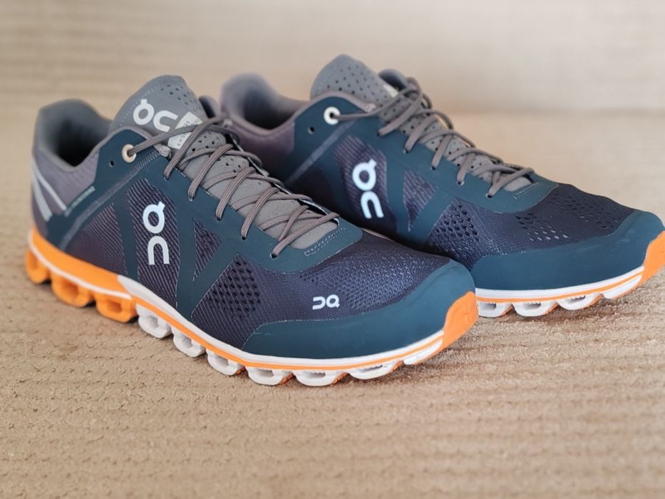 Чоловічі кросівки On Cloudflow 44,5р 28,5 см