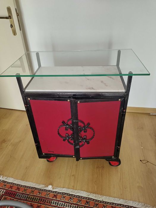 Mesa de apoio garrafeira