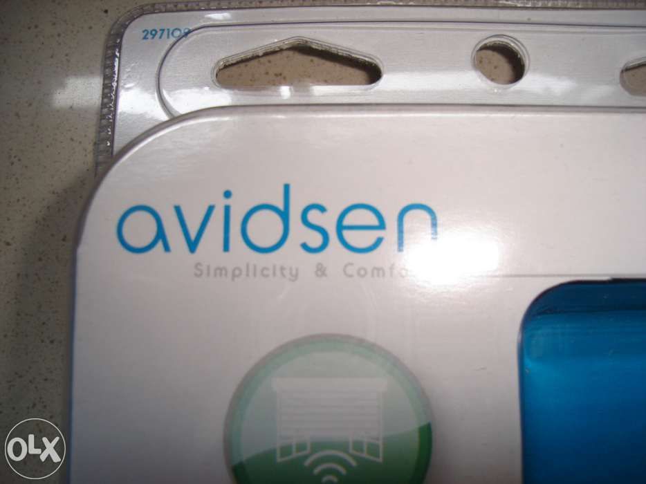Comando á distancia de estore marca avidsen