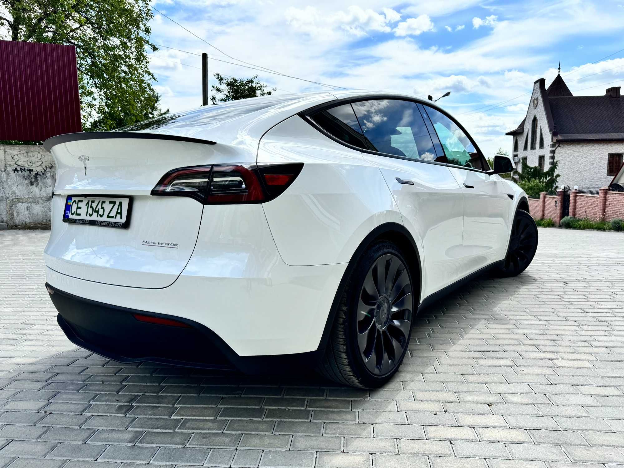 Tesla Performance Model Y 2023 повний привід 82 kWh Maximum Range