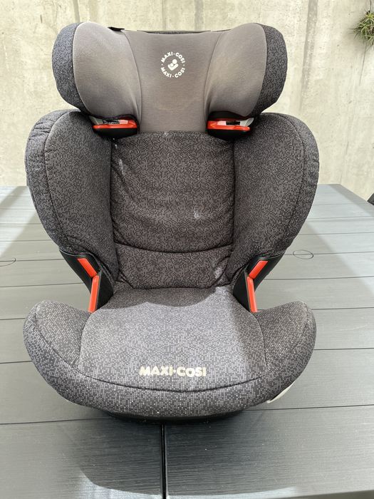 Cadeira Auto Maxi-Cosi RodiFix (grupo 2/3 - 15kg a 36kg)