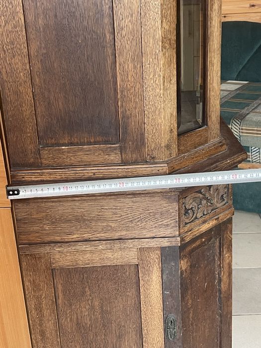 Антикварный оружейный шкаф 18 века