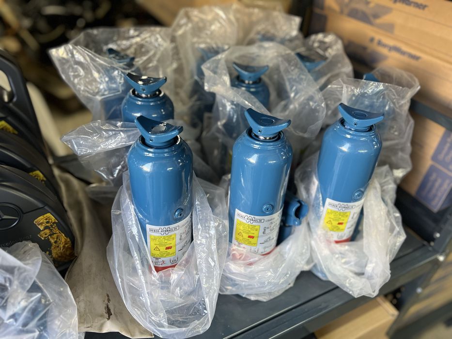 Домкрат гідравлічний новий 3.3т Sprinter w906 volkswagen Crafterw 907