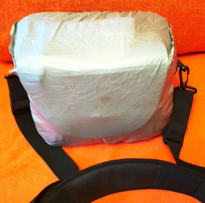 Сумка для фотоаппарата Lowepro Nova 1AW