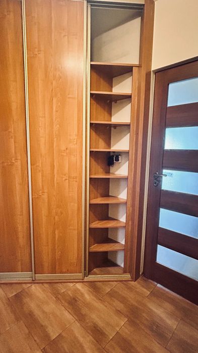 szafa narożna w zabudowie