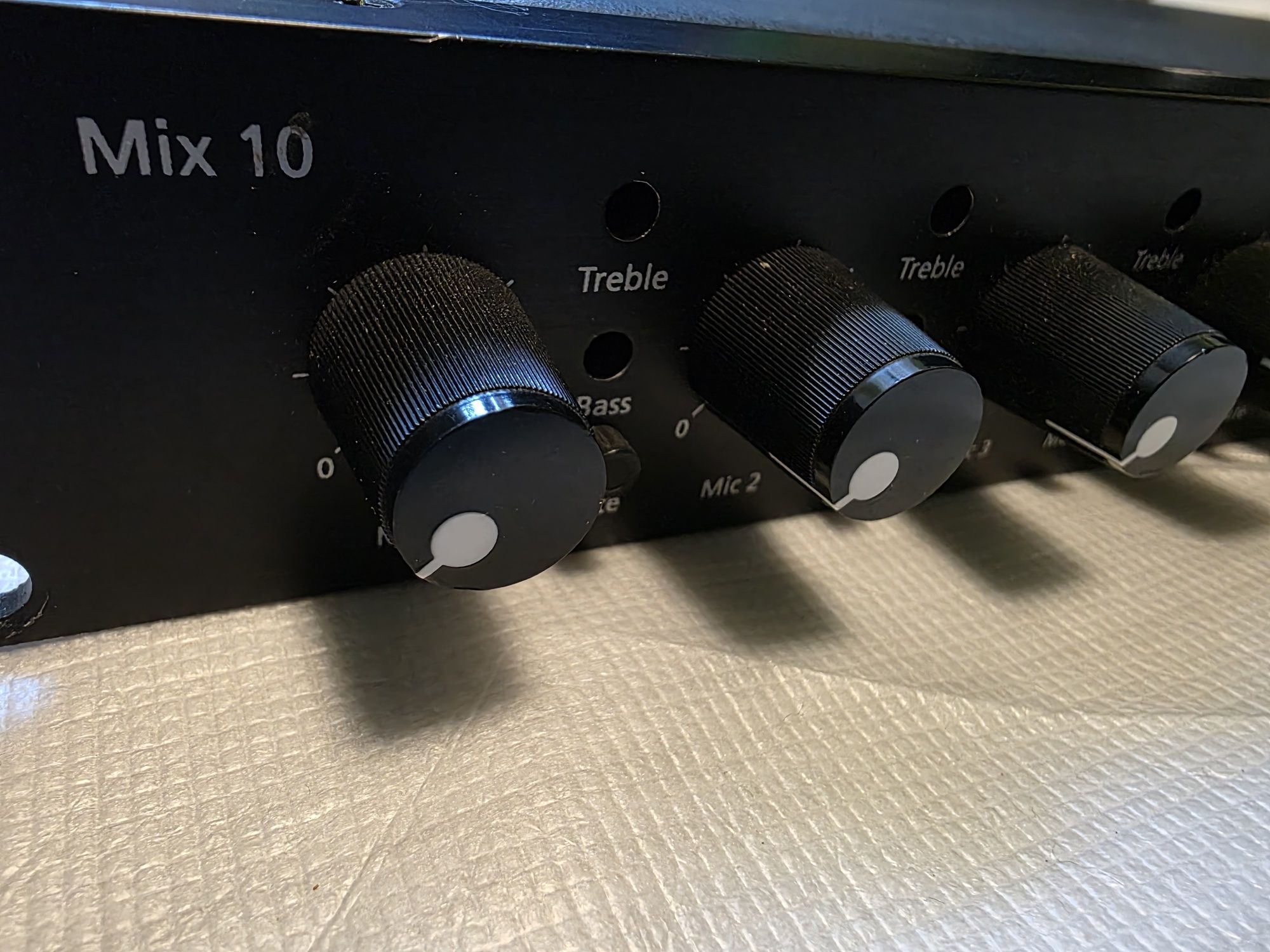 Beyerdynamic MIX 10 NG2 mikser instalacyjny 1U