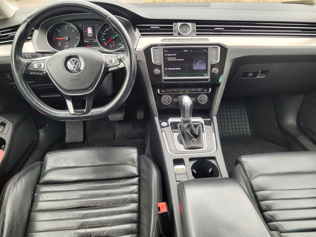 Passat b8 kombi 2.0 tdi 240 km 4motion el. hak sam parkuje