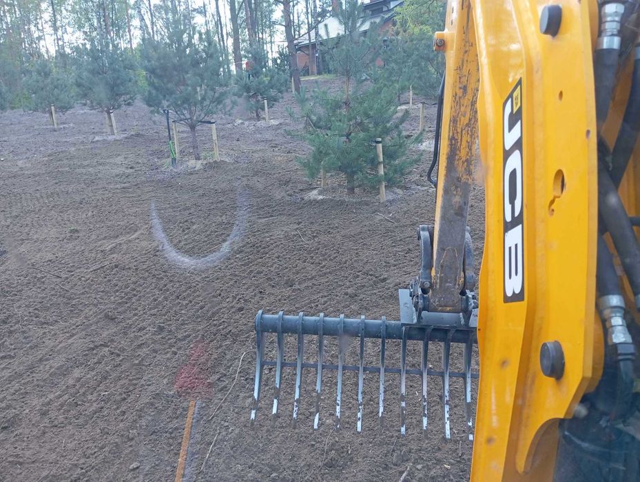 Utwardzanie nawierzchni dróg parkingów wyburzenia rozbiórki tłuczeń