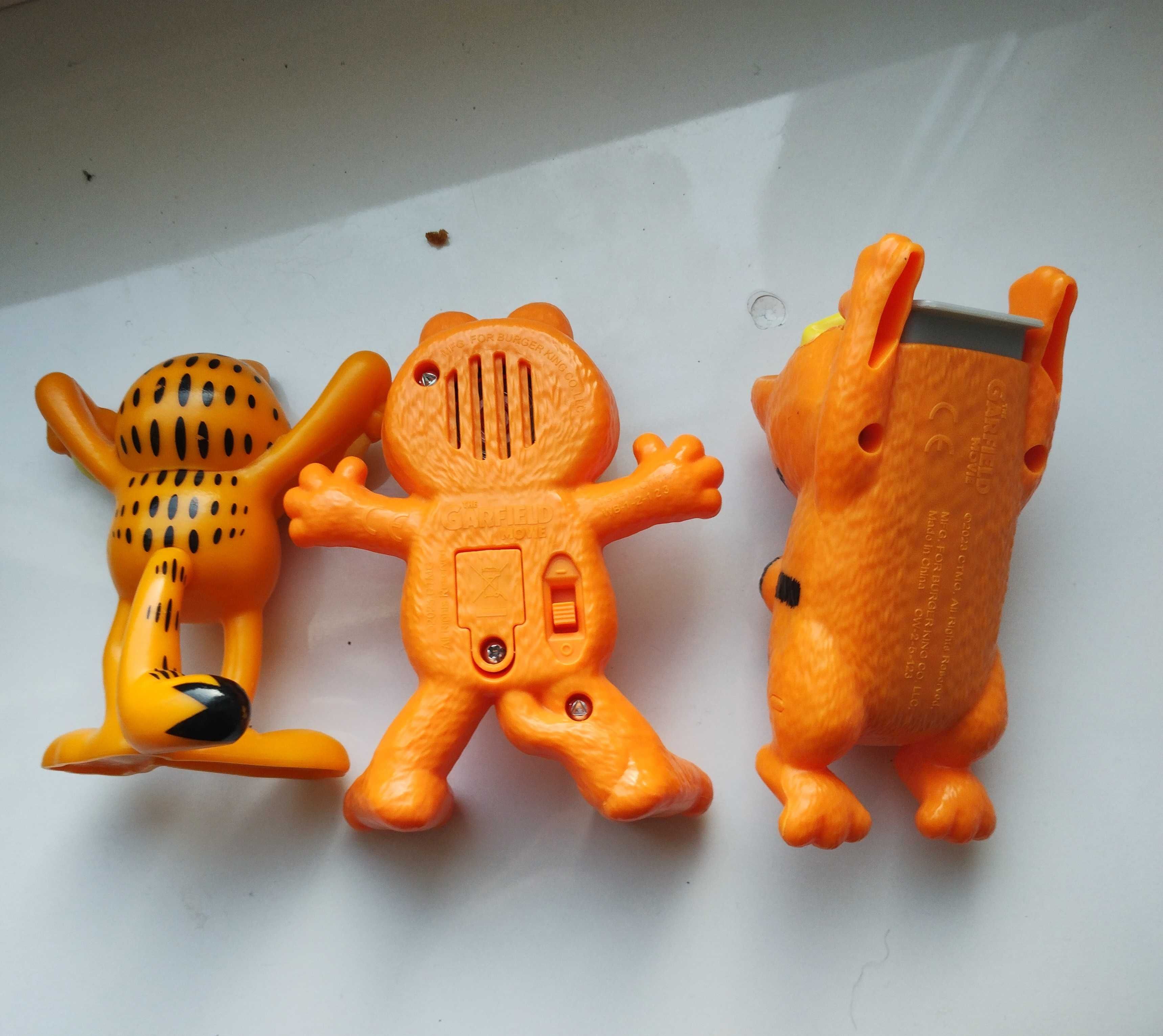 3x Kolekcjonerska figurka kot Garfield PAWS.
Wysokość -9 cm.