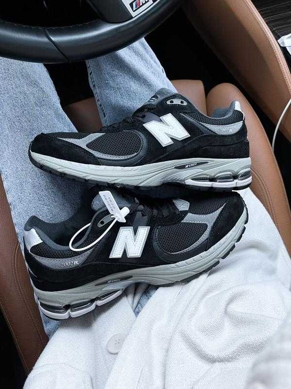 Кросівки New Balance 2002R Black White. Підкресліть свій стиль і образ