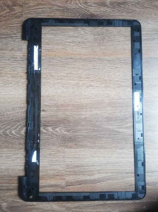 Рамочка матрицы Asus X556U