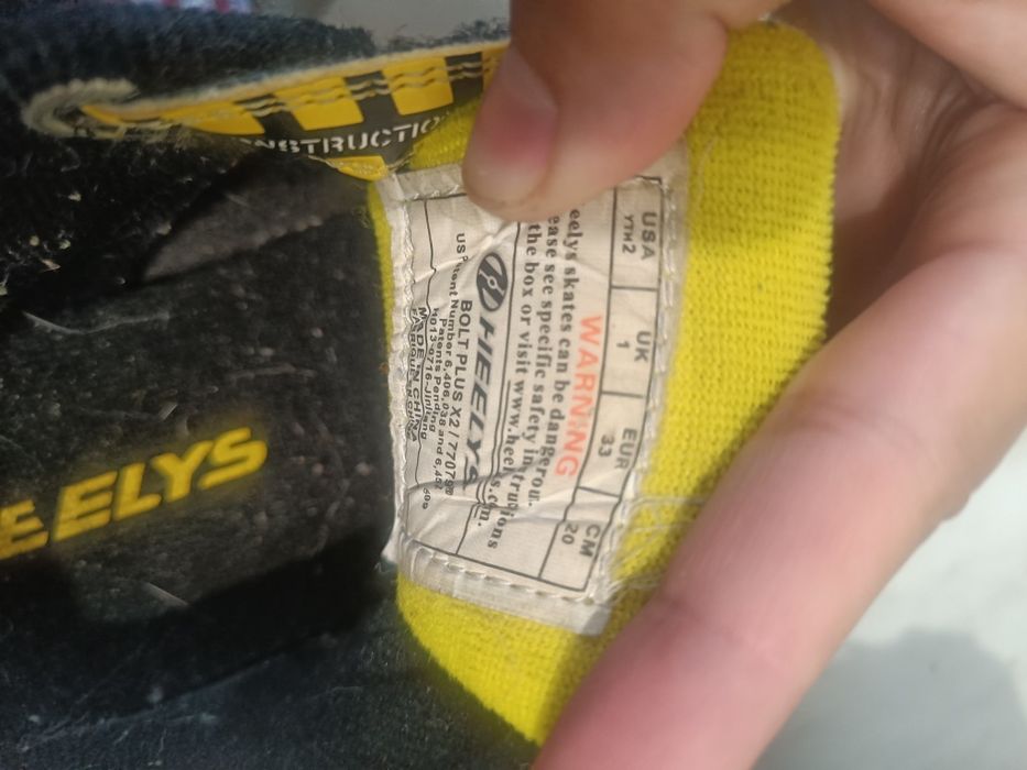 Heelys, хилиси,продам кросовки на колесах