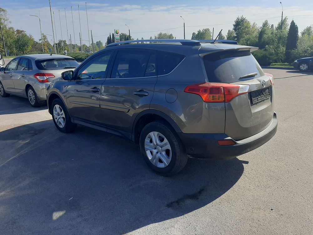 Toyota     Rav4     2015