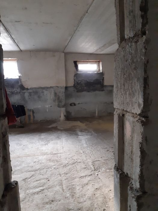 Терміновий продаж напівцокольного приміщення заг. площею 116 м кв.