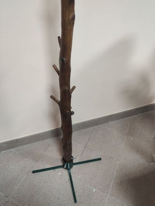 Вішалка для одягу дизайнерська