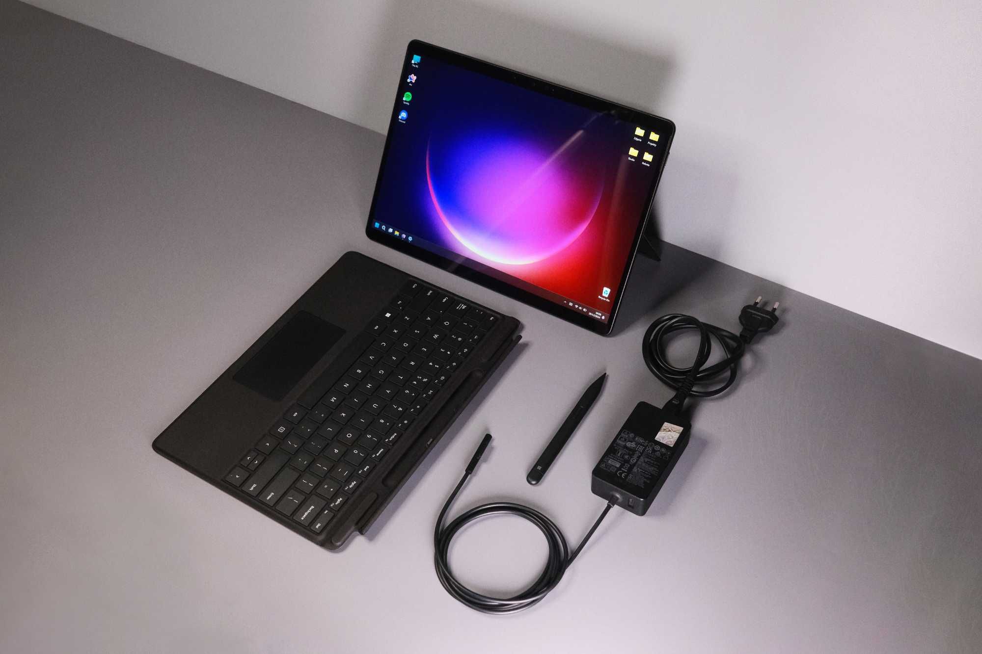 Surface Pro 8 i7/16/256 + klawiatura i rysik