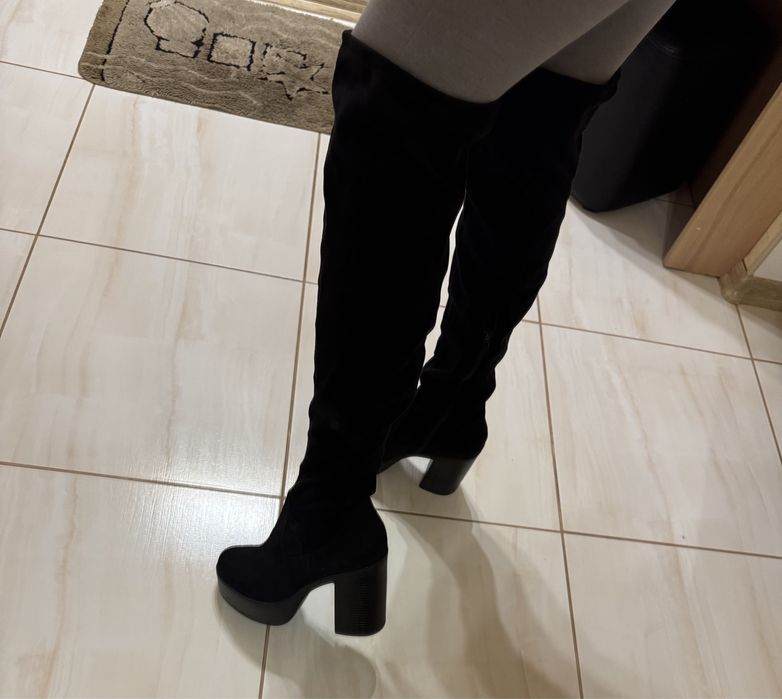 Демисезонные ботфорты на каблуке