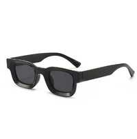 Стильні прямокутні сонцезахисні окуляри UV400