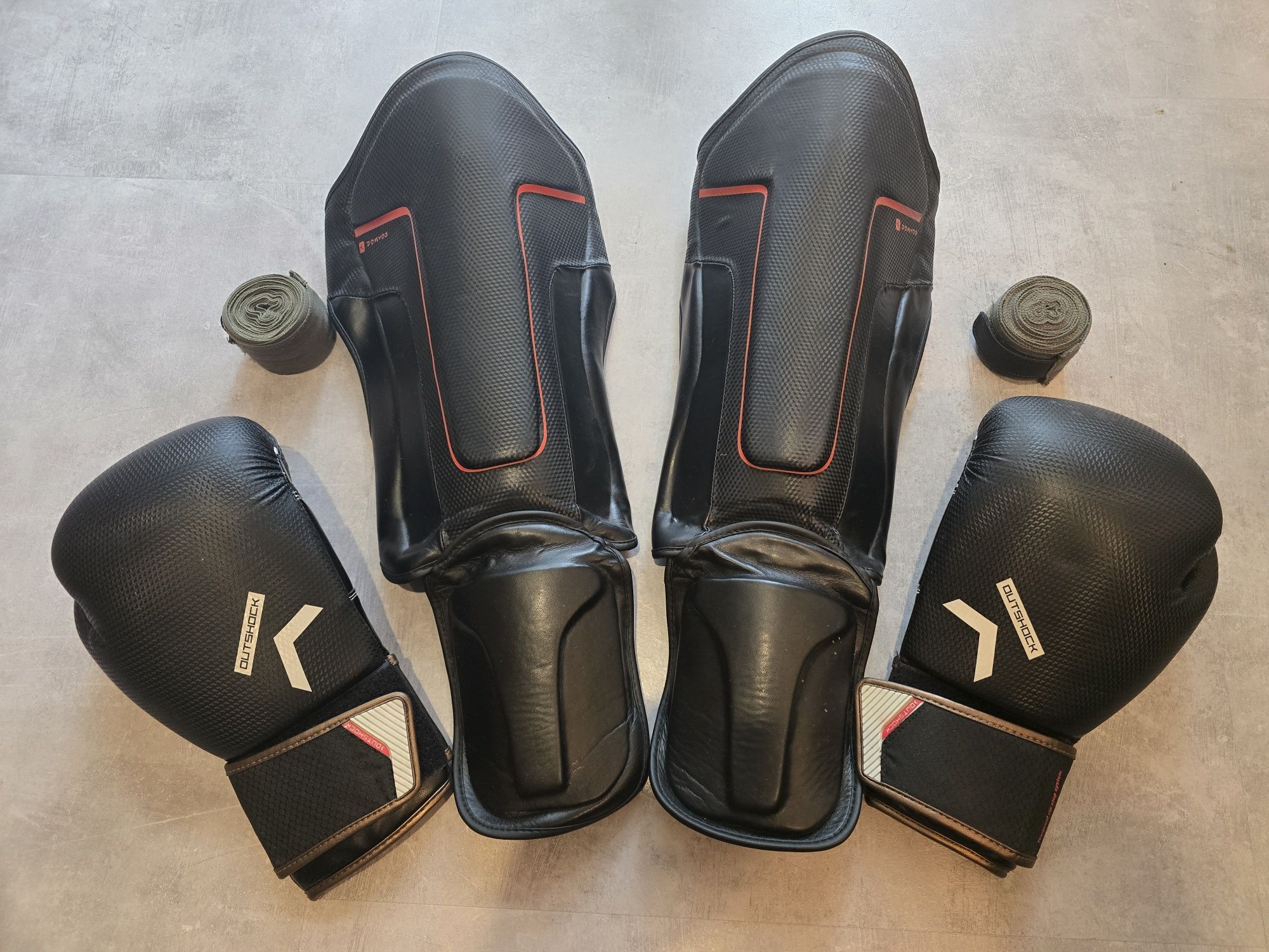 Zestaw do boksu/K1 - rękawice, owijki i nagolenniki - Decathlon