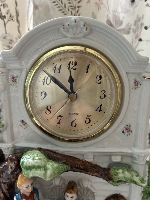 Piekny zegar stojący