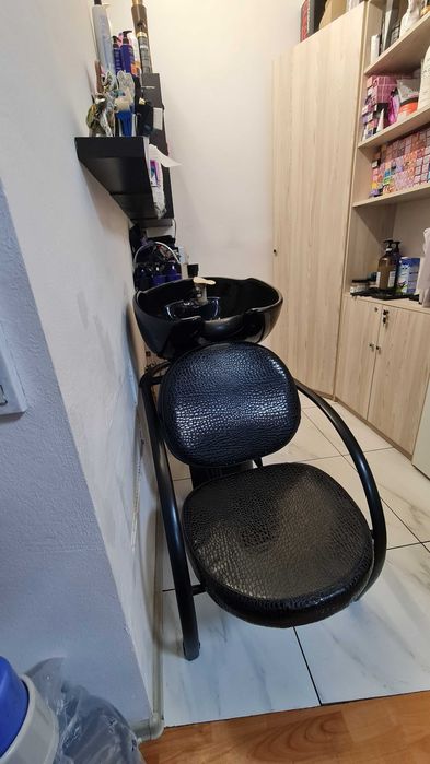 Мийка перукарська продам, у гарному вигляді, працююча.