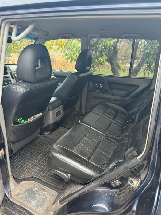 Продам Mitsubishi педжеро 2003