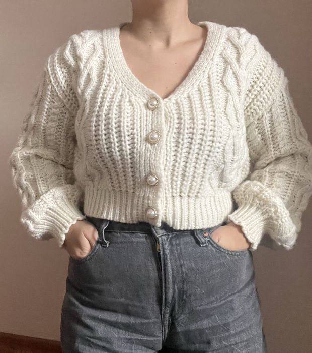 Sweter kardigan kremowy biały na guziki beżowy w serek