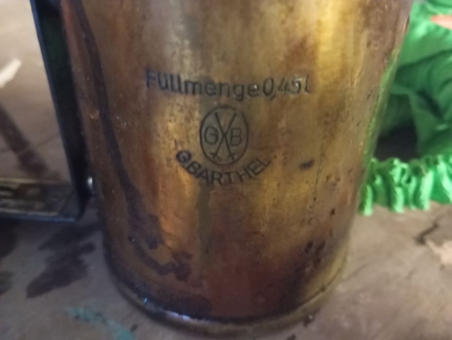 Máquinas a petróleo e gasolina antigas a trabalhar