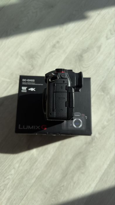 Продам фотоаппарат panasonic gh5s