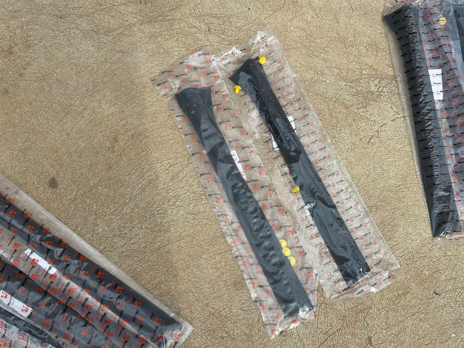 УПЛОТНИТЕЛЬ Центральной стойки Астра Н Зафира Б Новые и Б/У Ущільнювач