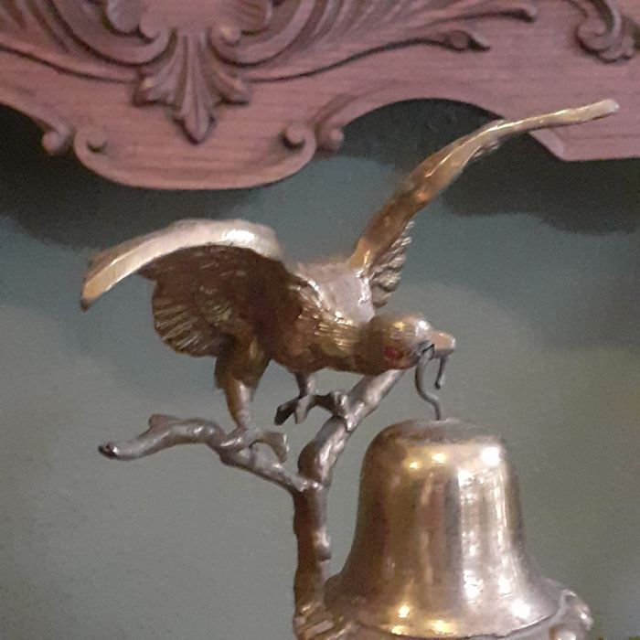 Terrina e Campainha de Mesa