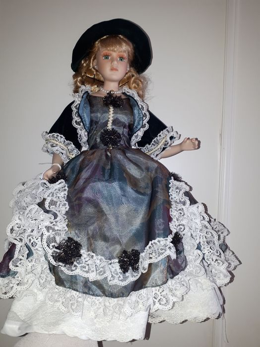 Boneca de porcelana vintage