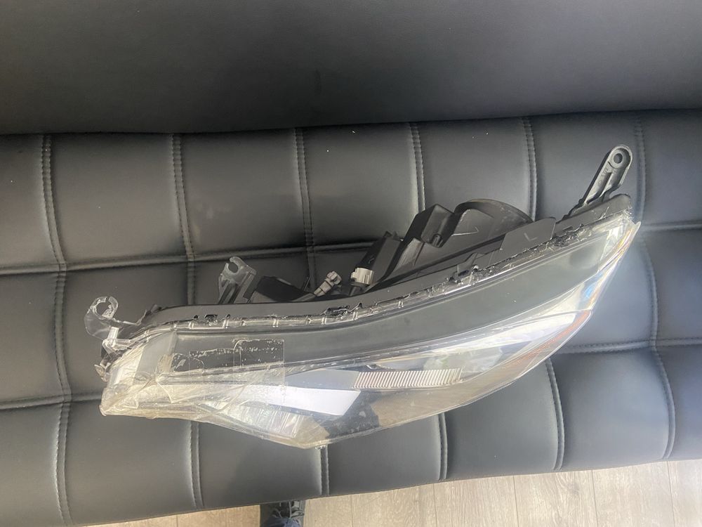 Фара toyota rav4 2015 2016 2017 2018 2019