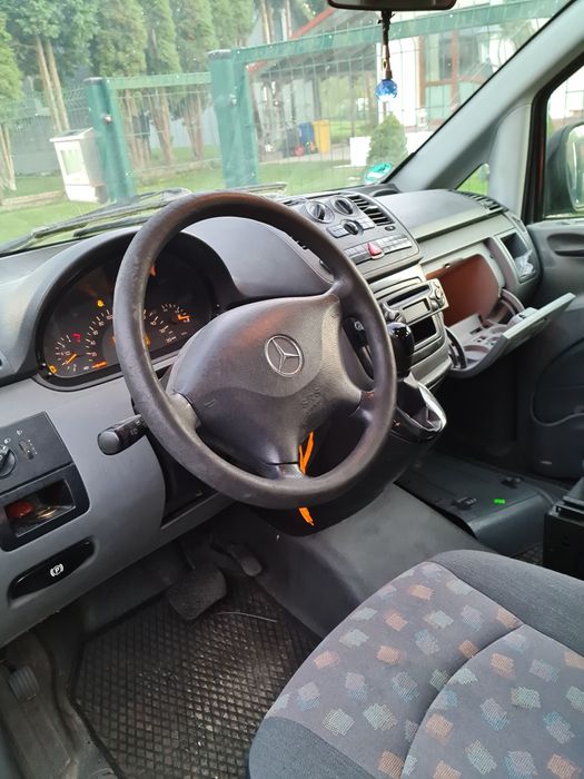 Mercedes Vito ciężarowy brygadówka automat 5-osobowy