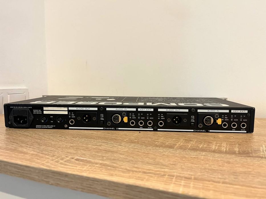 Behringer Composer MDX2000