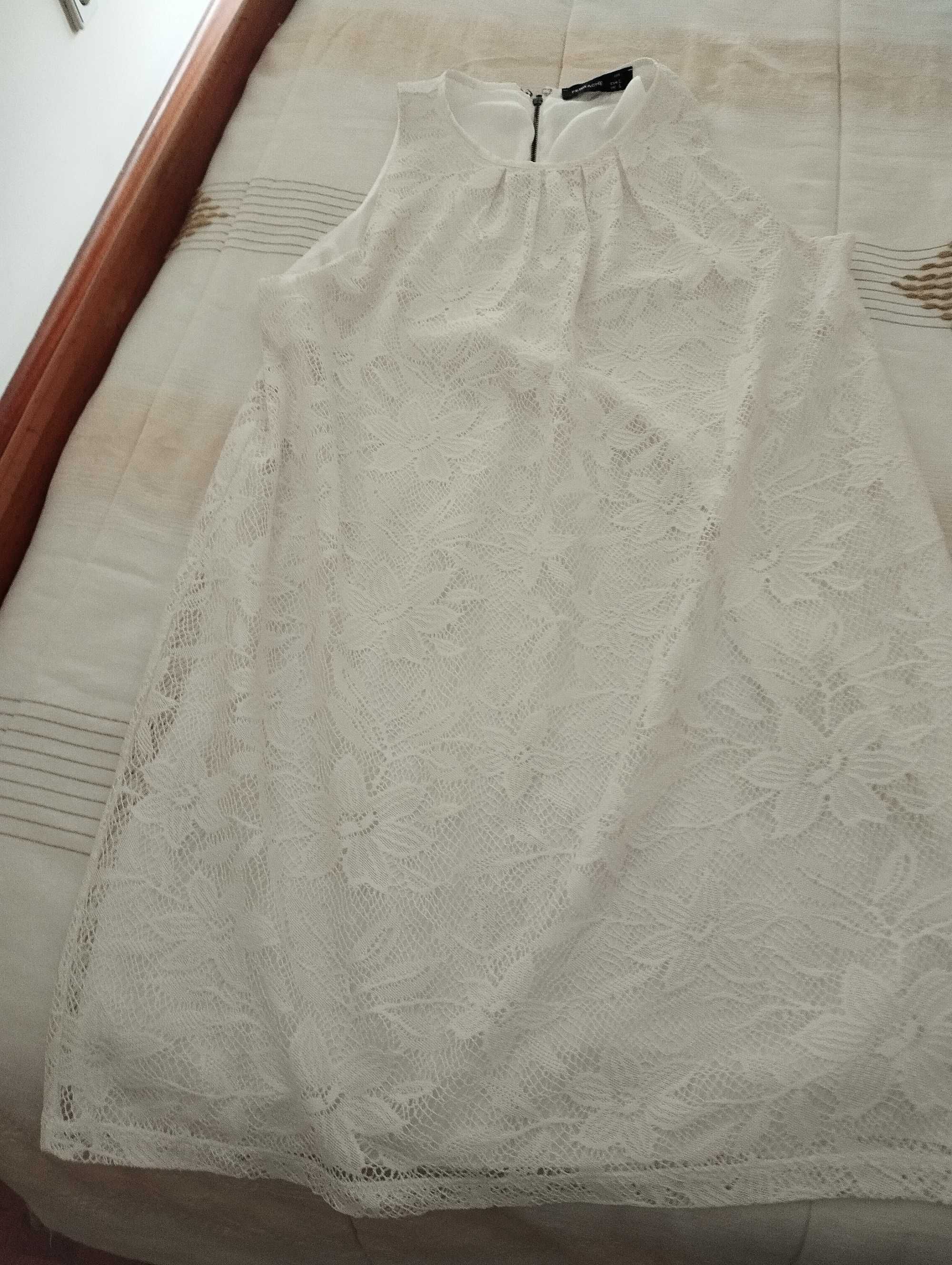 Vendo vestido de renda beje M